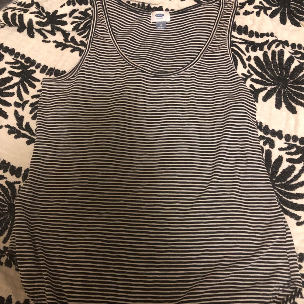 Old Navy Tank Top 👏🏼✨
